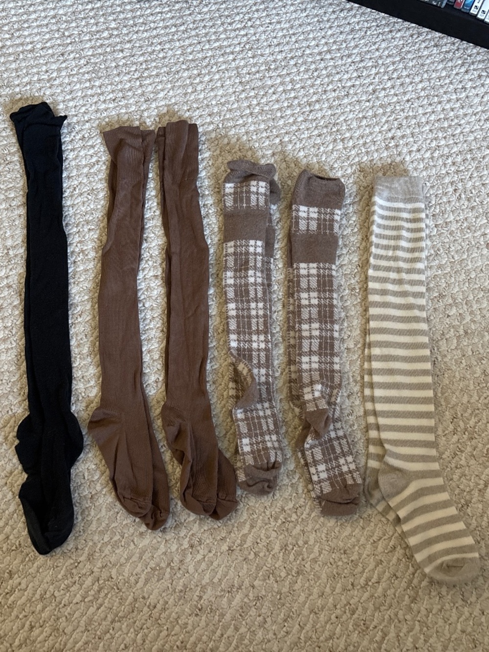 SOCKS - knee high
